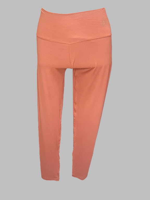 Coral-colored leggings bamboo material.